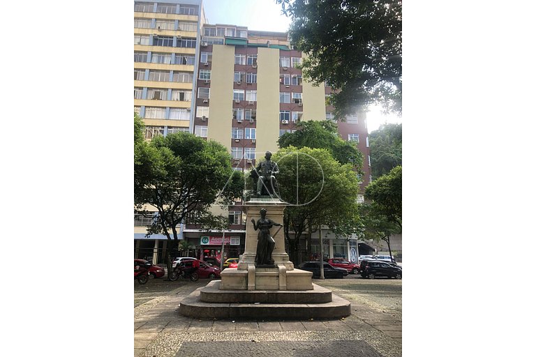 Copacabana rua tranquila e arborizada perto de tudo Posto 2